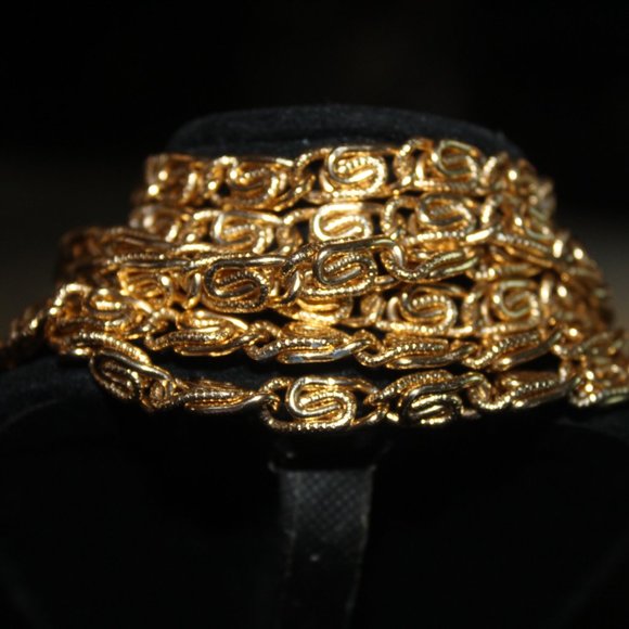 Gold 32" Linked Chain beautiful double or single - Picture 11 of 11